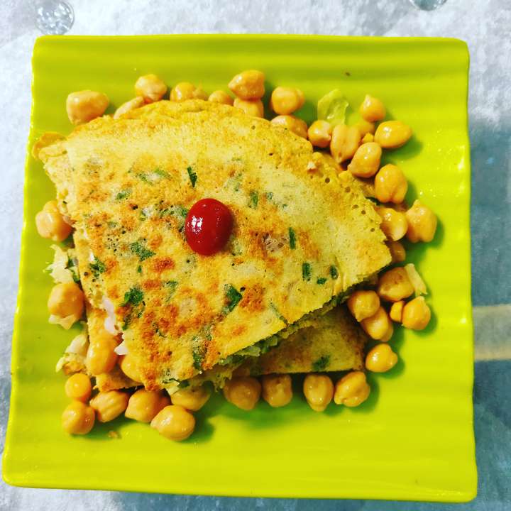 Egg Chila with chick peas