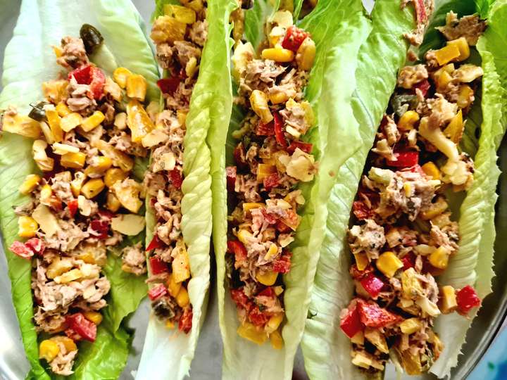 Zero carb (almost) Tuna lettuce wraps
