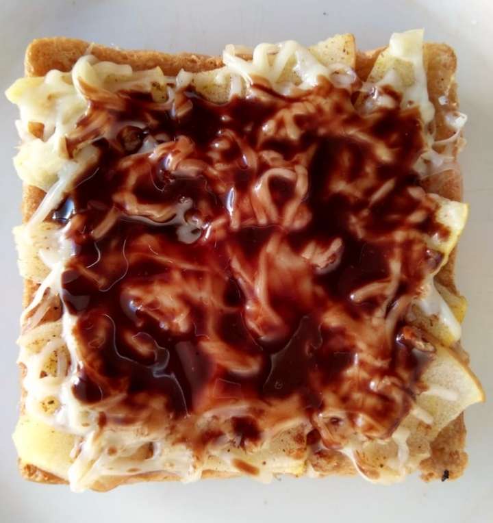 Cheesy apple toast