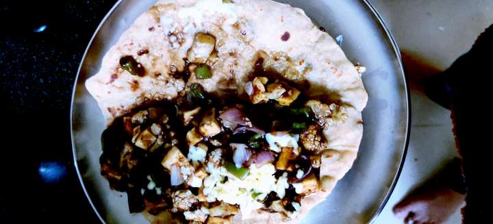 paneer chilli roll